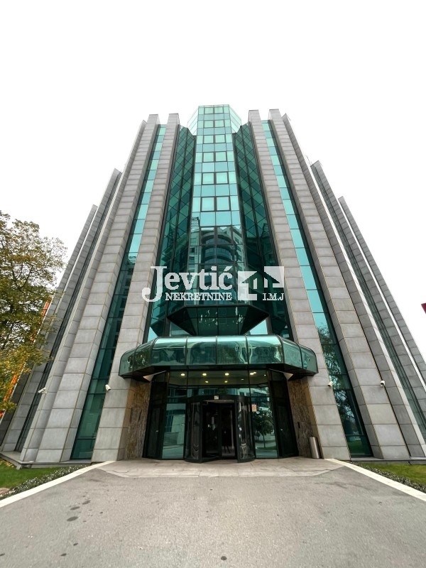 Petosoban i veći Poslovna zgrada, Vladimira Popovića , Novi Beograd