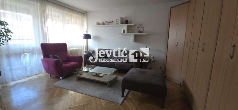 Dvoiposoban Stan, Narodnih heroja, Novi Beograd