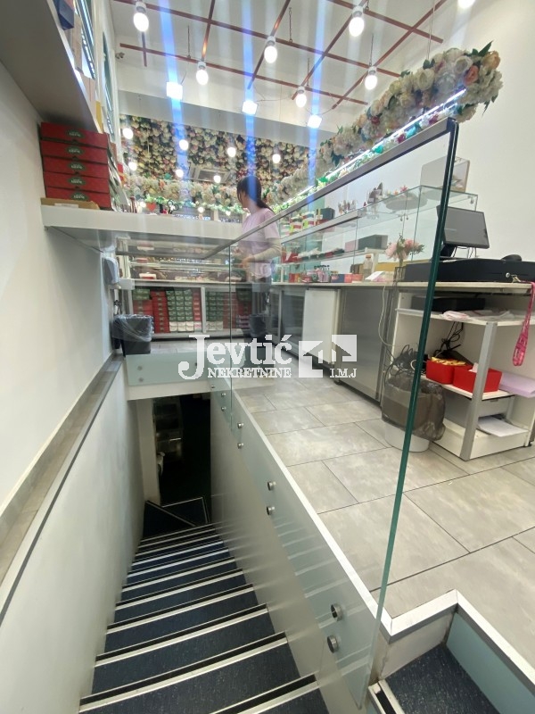 Četvoroiposoban Lokal, Bulevar kralja Aleksandra, Vračar