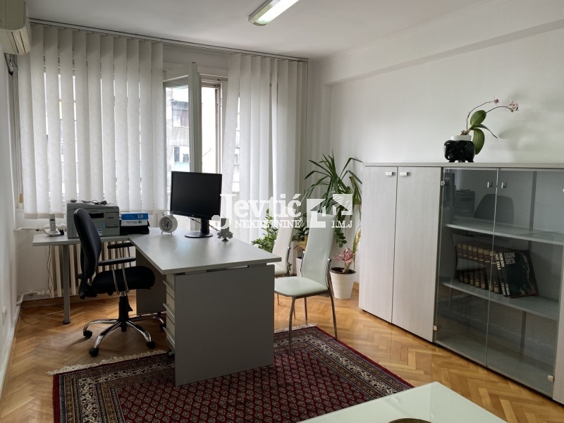 Troiposoban Poslovni prostor,  Sarajevska, Savski Venac